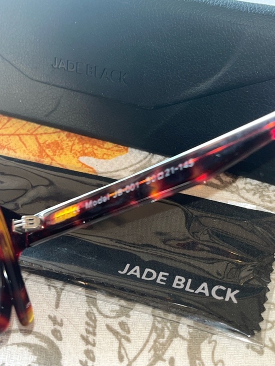 Jade Black Women\'s Tortoiseshell Sunglasses - Classic Frame main image 8